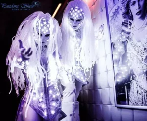 Световые белые ходулисты на выпускнои и на вечеринку в Москве | Pandora Show