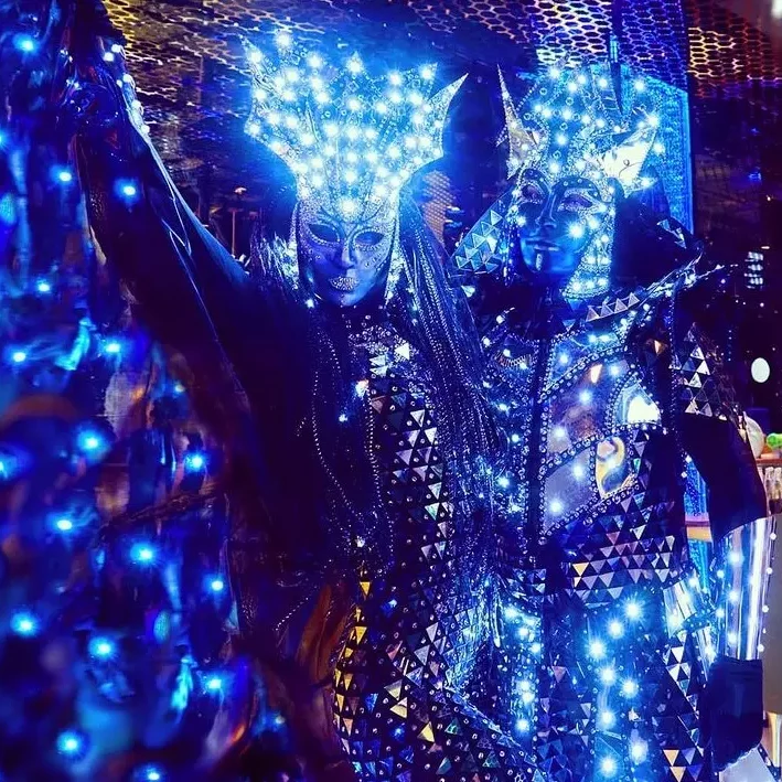 Зеркальное пиксельное световое шоу на свадьбу, на выпускной и на корпоратив в Москве | Pandora Show